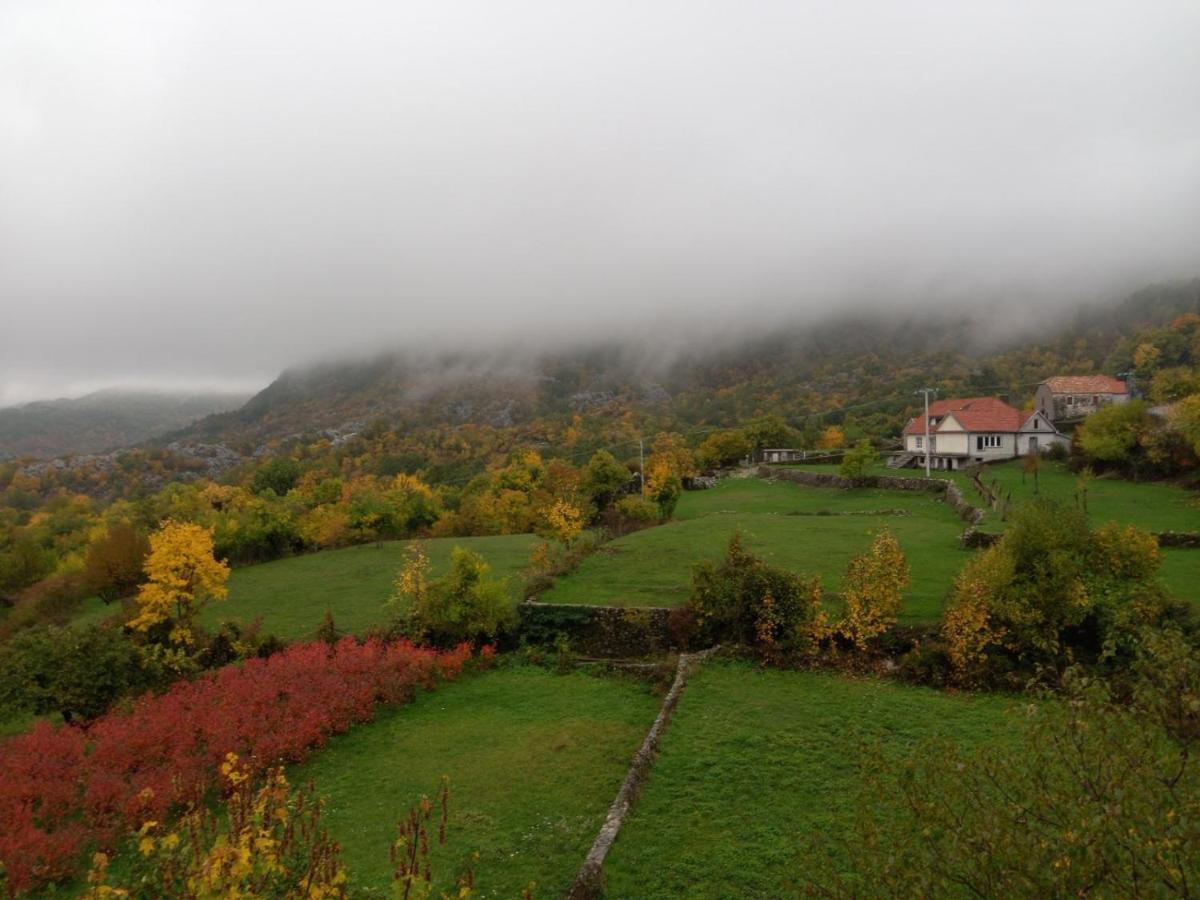 Konak Ugnji-Village เซทินเจ ภายนอก รูปภาพ