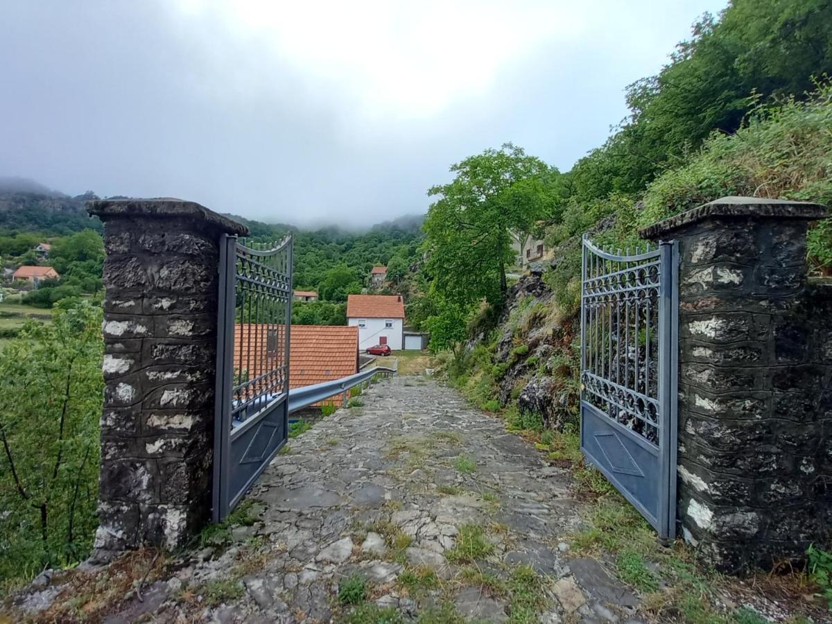 Konak Ugnji-Village เซทินเจ ภายนอก รูปภาพ