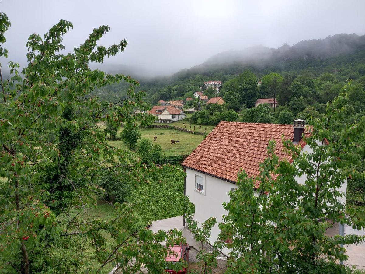 Konak Ugnji-Village เซทินเจ ภายนอก รูปภาพ