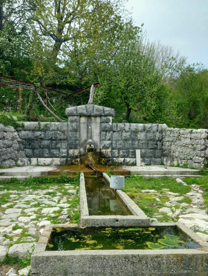 Konak Ugnji-Village เซทินเจ ภายนอก รูปภาพ